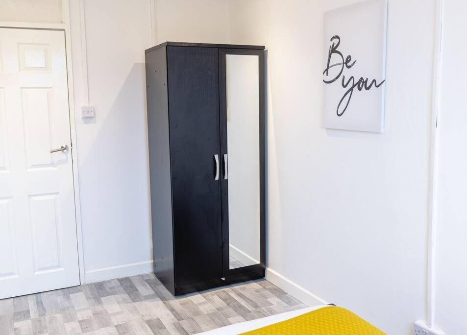 2 Bed With Free Parking Daire Londra Dış mekan fotoğraf